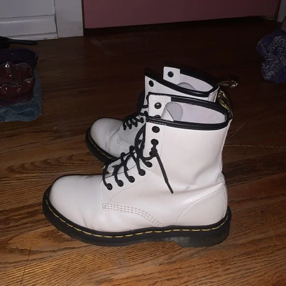 Dr.Martins. Hardly worn, in good shape! - Picture 3 of 3